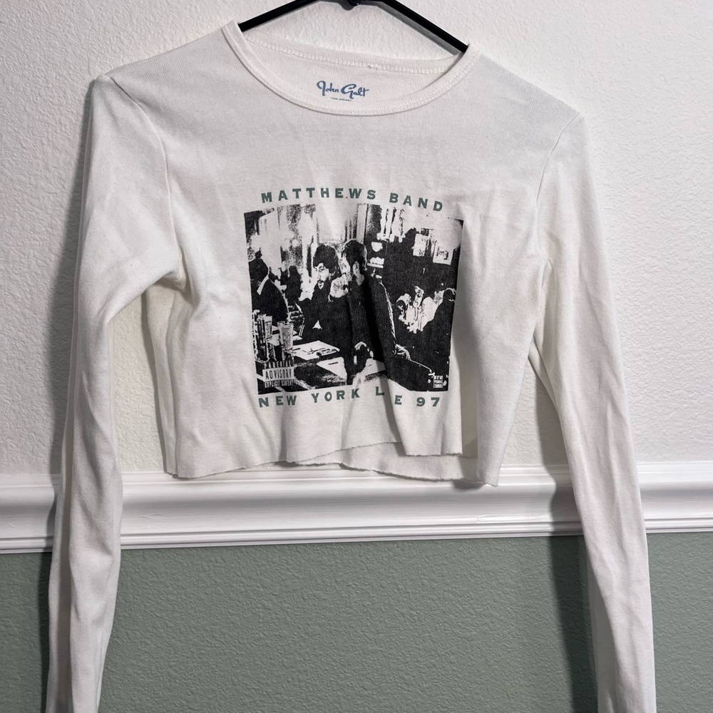 Brandy Melville Cream Graphic Crop T-Shirt